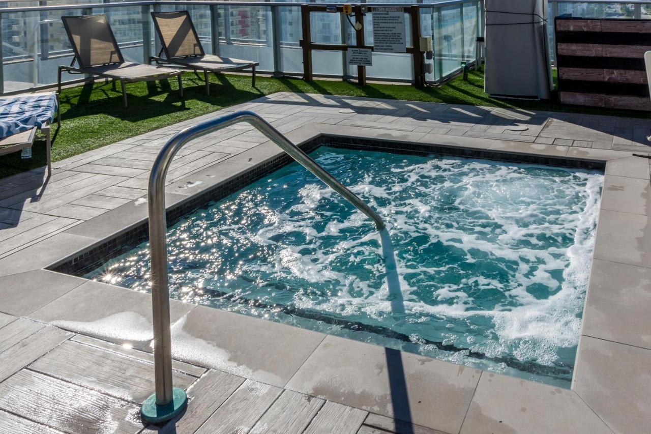 The Ultimate Resort - Beachfront 2 Bedroom Apartment With Direct Ocean View, Rooftop Pool, Hot Tub And Gym 好莱坞 外观 照片